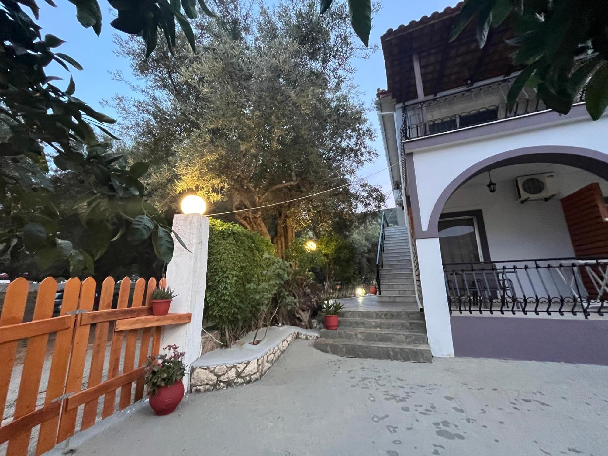 Nikos Studios Keri Esterno foto